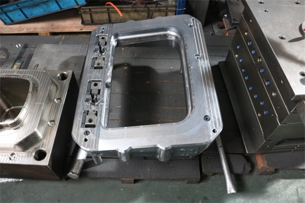 240L outdoor dustbin plastic mould-trash bin mould manufacturer of china